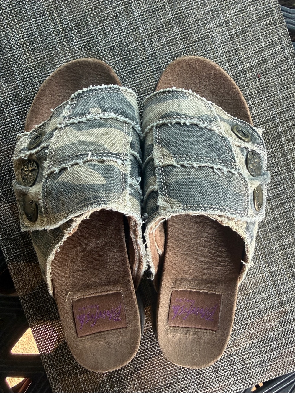 Blowfish Malibu Women's Fomo Camo Slip-On Sandals.